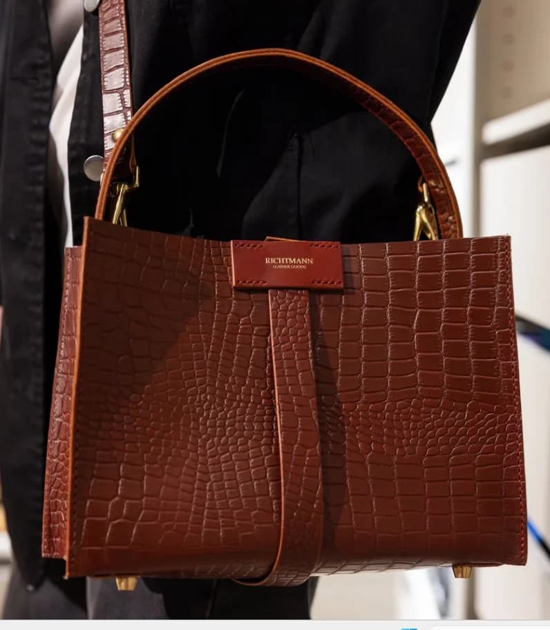 Everyday Carrie Crocodile - Oxblood